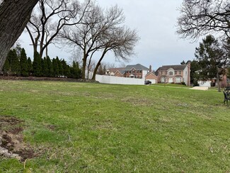 13 E 59th St, Westmont, IL 60559