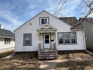 878 Center Point Rd NE, Cedar Rapids, IA 52402