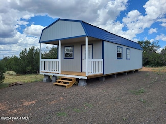 341 W Grand Cir, Ash Fork, AZ 86320