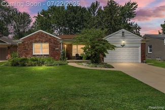 21235 River Rd, Grosse Pointe Woods, MI 48236
