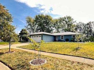 2006 Park Ridge Dr, Urbana, IL 61802