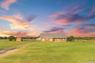 1960 County Road 5715, Natalia, TX 78059