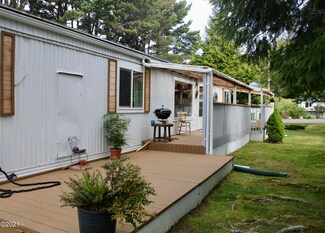 5405 NW Pacific Coast Hwy Unit 27, Waldport, OR 97394