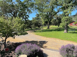5017 Winter Creek Rd, Santa Rosa, CA 95404