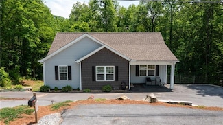 426 Old Clarksville Hwy, Cleveland, GA 30528