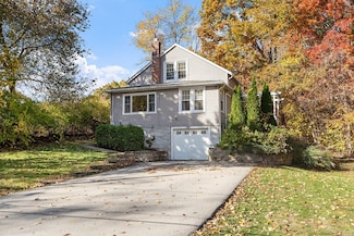 66 Dawson Rd, Worcester, MA 01602