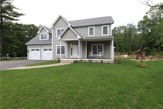 16 Carlton St, Cranston, RI 02910