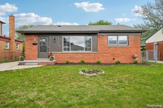 25906 Belleair St, Roseville, MI 48066