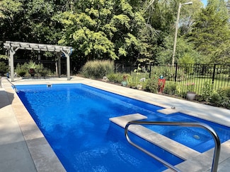 1623 Stewarts Ferry Pike, Hermitage, TN 37076