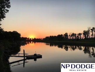 4881 Lakeshore Dr, Tekamah, NE 68061