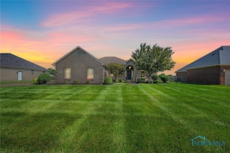 3439 Country Farms Rd, Oregon, OH 43616