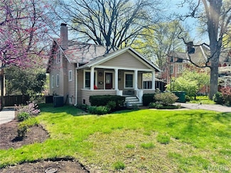 154 S Maple Ave, Saint Louis, MO 63119