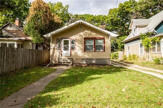 1522 30th St, Des Moines, IA 50311