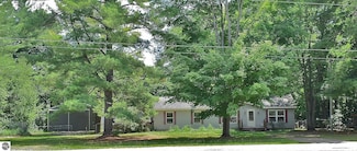 2931 Ironwood Dr E, Traverse City, MI 49685