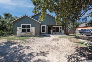 466 Twin Elm Dr, Canyon Lake, TX 78133