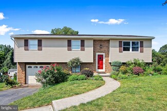 659 Frances Dr, Harrisburg, PA 17109