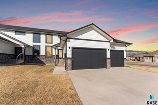 7301 S Tivoli Place, Sioux Falls, SD 57108