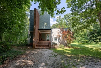 2246 Country Club Rd, Appomattox, VA 24522
