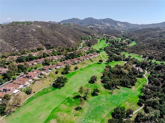 29122 Laurel Valley Dr, Vista, CA 92084