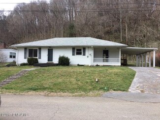 208 Hilton St, Pembroke, VA 24136