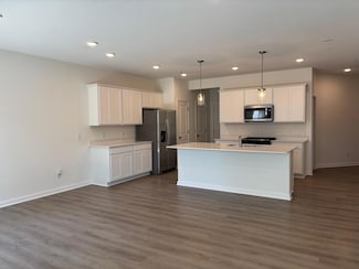 1727 Hauer Trail, Shakopee, MN 55379