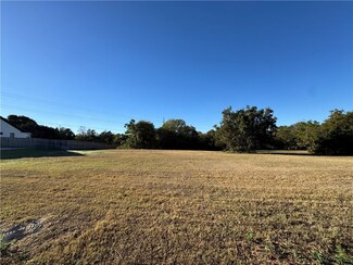 3 Ritchie Rd, Woodway, TX 76712