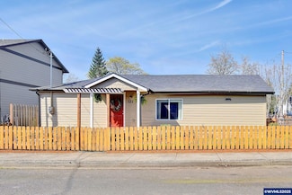 321 SE Davis St, Dallas, OR 97338