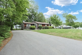 18 Phyllis Rd, Taunton, MA 02780