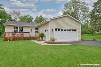 2505 S Harriet Ln, Holiday Hills, IL 60051