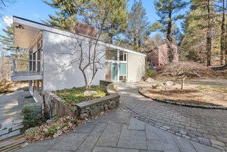 5 Field Rd, Lexington, MA 02421