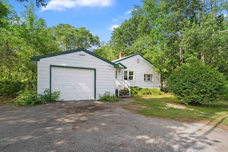 49 Boynton Ln, Seabrook, NH 03874