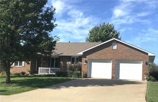 304 N Birch St, Savannah, MO 64485