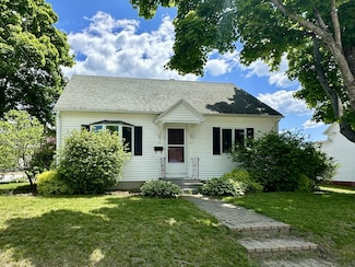 52 Rideout Ave, Lewiston, ME 04240