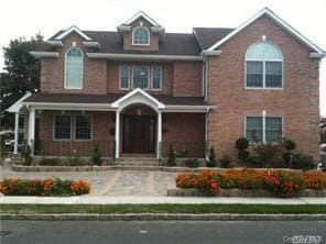 16 Meldon Ave, Albertson, NY 11507