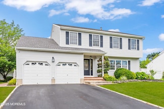 51 Davids Ln, Howell, NJ 07731