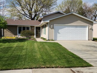 506 Winterwood Dr, Roselle, IL 60172
