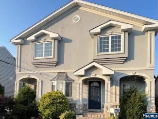 41 Mckenzie Ave, East Rutherford, NJ 07073