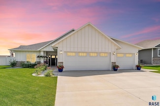 415 E Mary Moore Dr, Tea, SD 57064