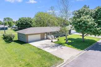 306 N Manyaska St, Sherburn, MN 56171