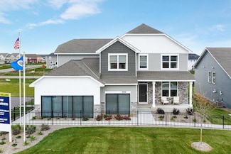 8224 Saddle Trail, Woodbury, MN 55129