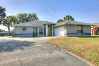 954 Crown St, Sebastian, FL 32958