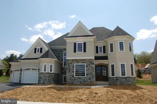 348 Spring Haven Dr, Lancaster, PA 17601