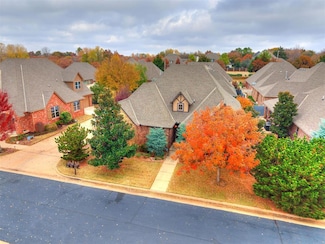 1119 Villas Creek Dr, Edmond, OK 73003