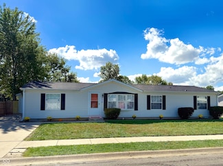 3319 Fall Valley Dr, Columbus, IN 47203