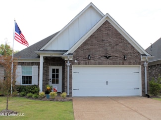 267 Flower Garden Dr, Southaven, MS 38671