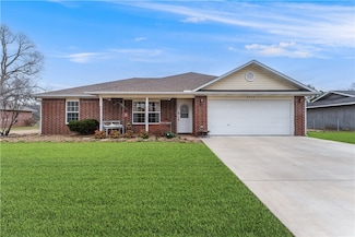 2724 Jessica Place, Fayetteville, AR 72701