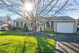15 El Reno Ave, Nazareth, PA 18064