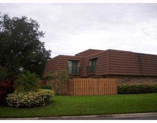 2575 Lakeview Ct, Hollywood, FL 33026
