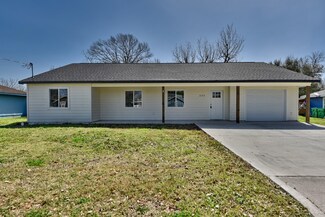 205 Mary Gene St, Brenham, TX 77833