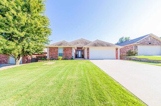 5709 W 9th Ct, Stillwater, OK 74074